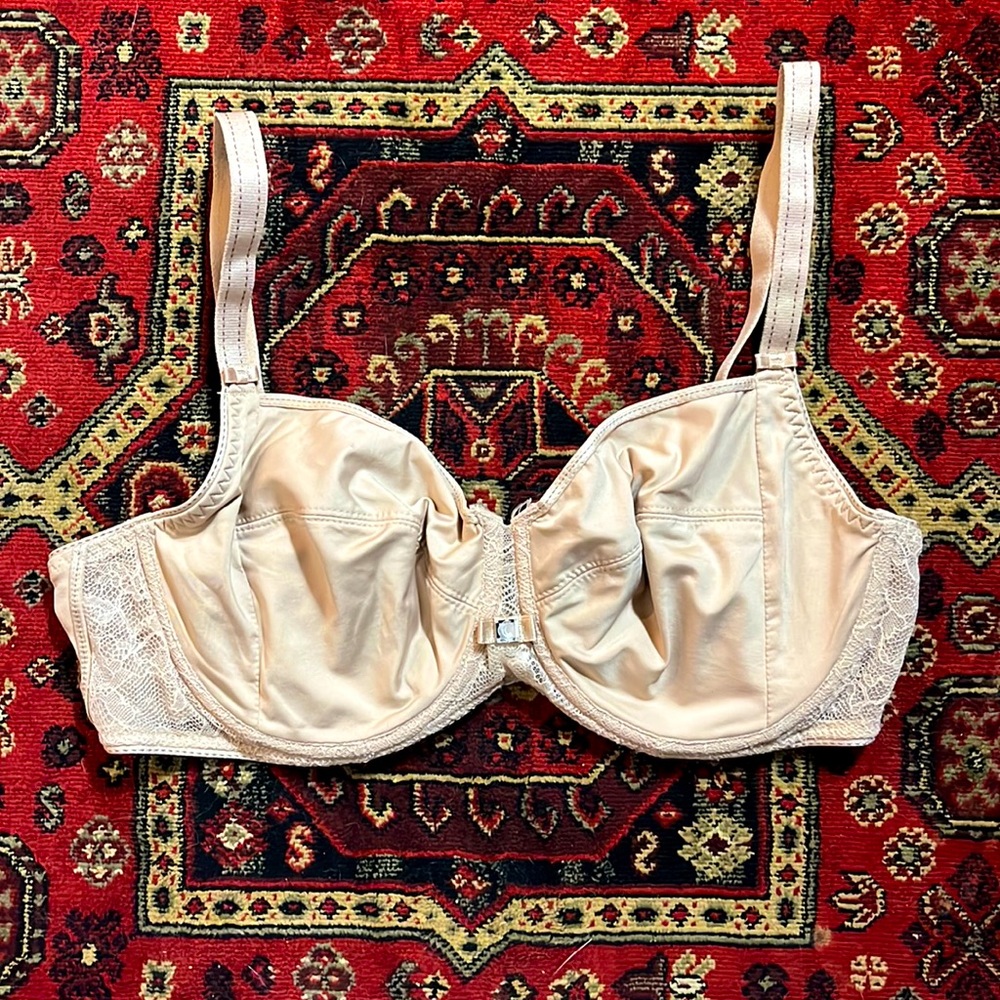 CHANTELLE vintage cream padless bra with lace and bow details